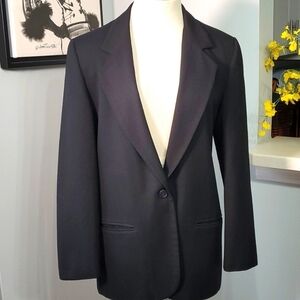 DANA‎ PIERCE, 100% wool blazer. Black size 8, 2 pockets shoulder pads.